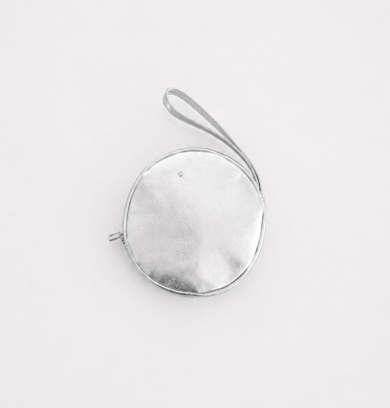 a Tambourine pouch bag silver｜アー タンバリンポーチバッグ | LETTERS